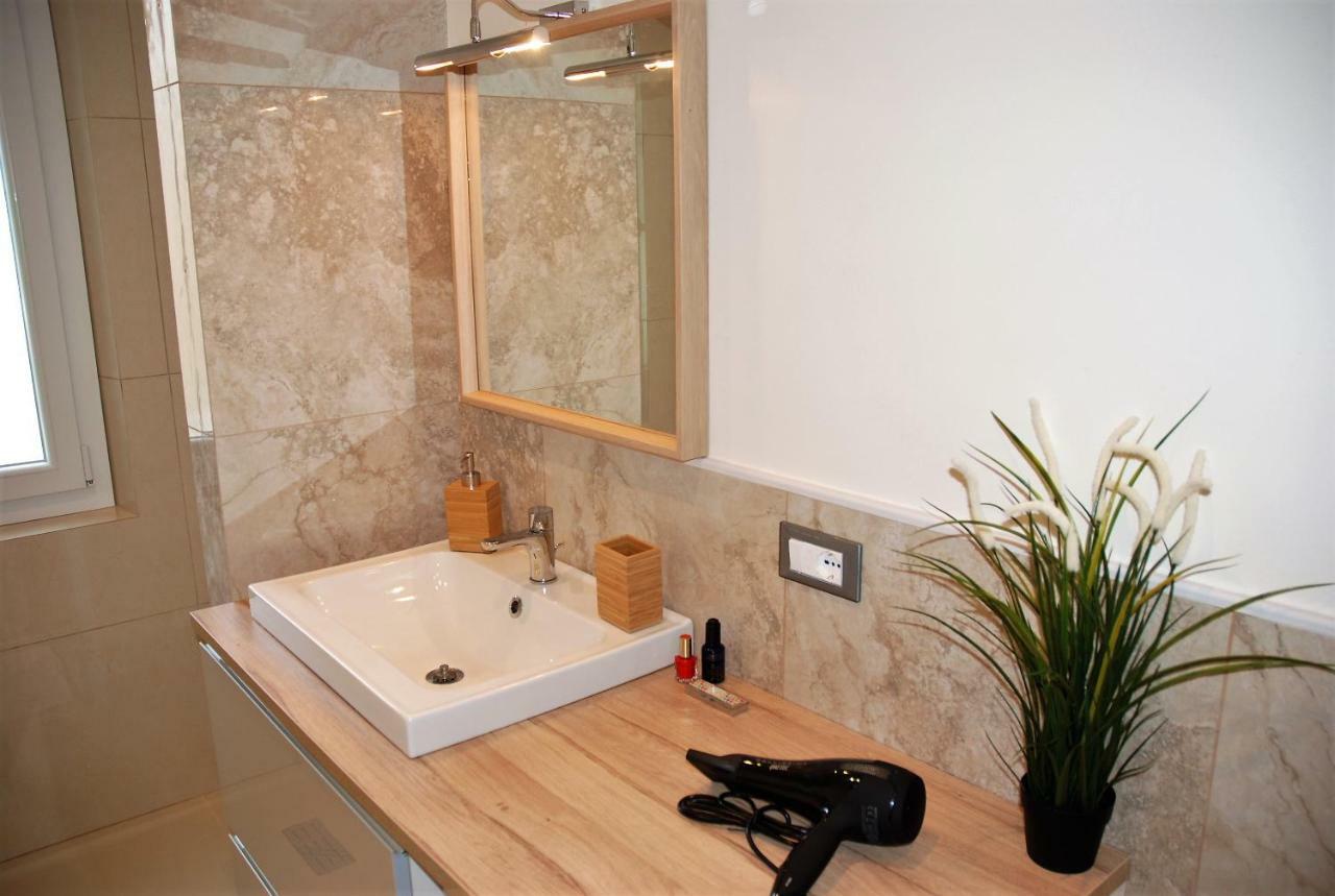Cinque Terre The Square Apt - Two Bathrooms La Spezia Bagian luar foto