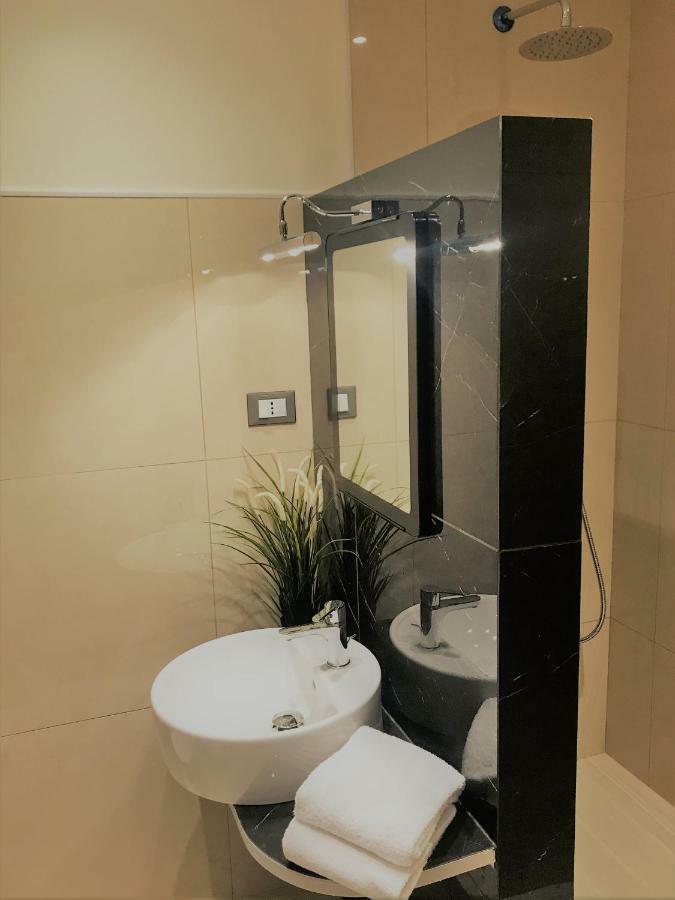 Cinque Terre The Square Apt - Two Bathrooms La Spezia Bagian luar foto
