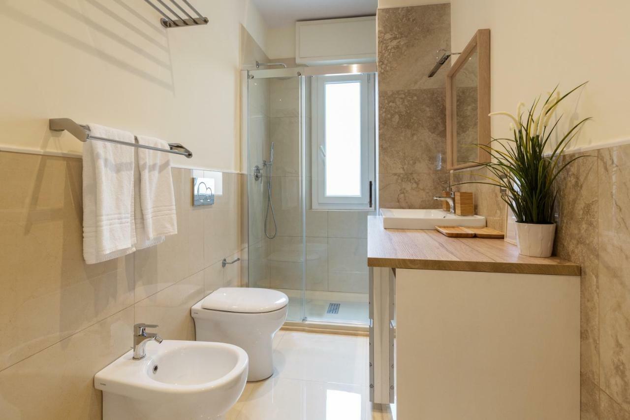 Cinque Terre The Square Apt - Two Bathrooms La Spezia Bagian luar foto